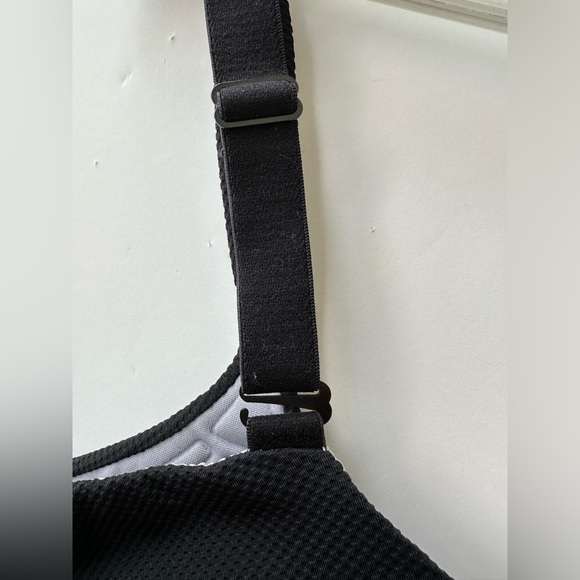 BERLEI - High Performance Underwire Non Padded Sports Bra Black - 18DD (US 40DD) - Picture 9 of 13